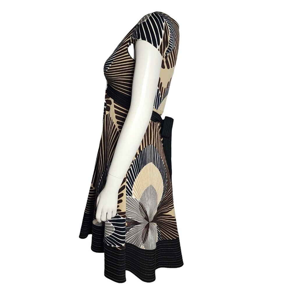 Maggy London Dress Womens Size 4 Brown Leaf Pattern Tie Waist Cap Sleeve - Picture 2 of 5